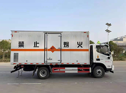 志仲镇爆破器材运输车