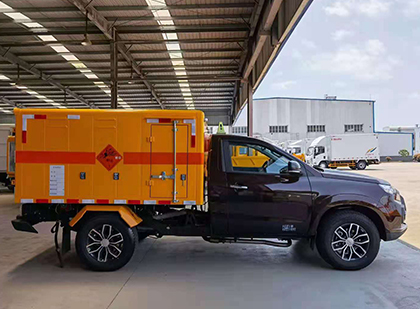 志仲镇爆破器材运输车